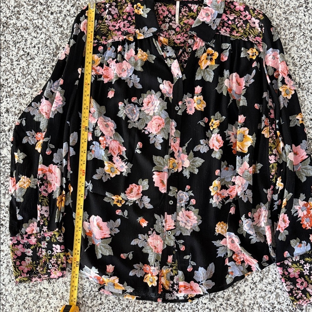 Free People Long Sleeve Button Down Black Floral Top Sz M - Picture 9 of 10